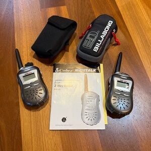 Cobra MicroTalk FRS220 Walkie Talkie Set 2 Radios Untested Parts/Repair w/ cases